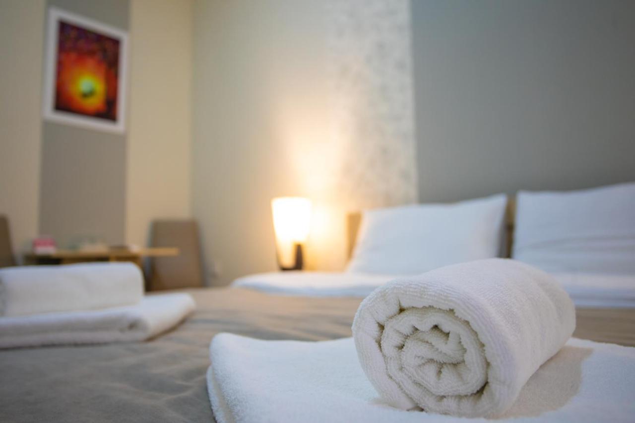 Peradia Hotell Kutaisi Eksteriør bilde